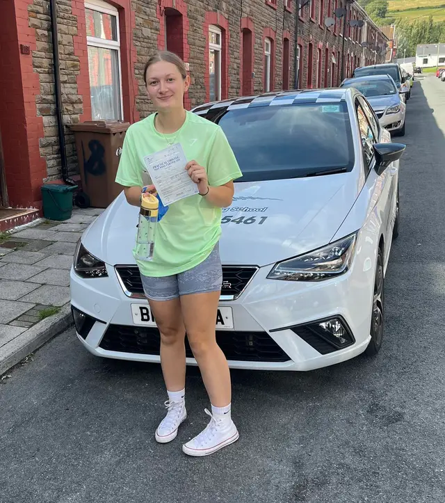 Chequered Flag Driving School pupil who passed their driving test (4)